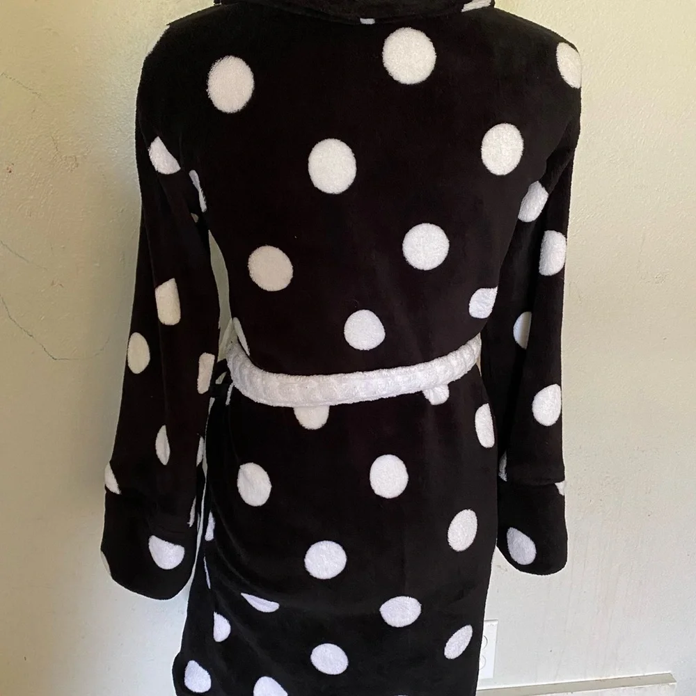 Victoria Secret polka dot robe size XS fleece white black